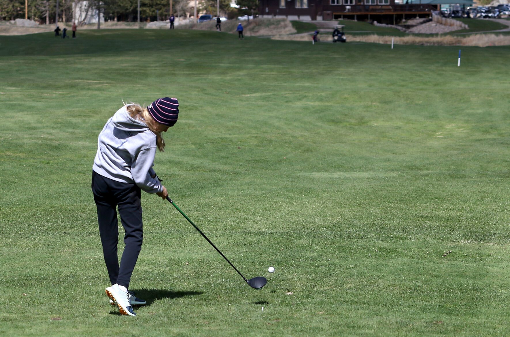 051022-golf3B.jpg